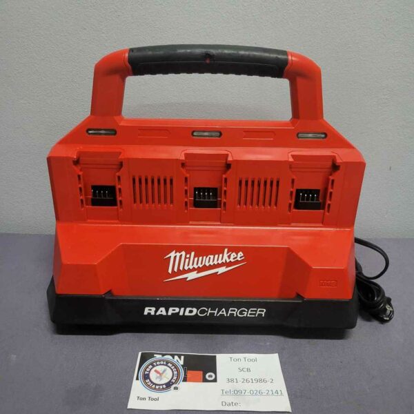 เครื่องชาร์จเร็ว 6 ช่อง MILWAUKEE RAPIDCHAGER 18 V PACKOUT