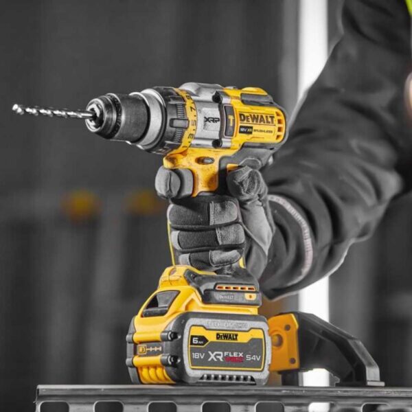 DeWALT สว่านกระแทกไร้สาย DCD999T1-B1 แบบชุดพร้อมแบต flexvolt advantage DCB606 6AH และแท่นชาร์เร็ว DCB118